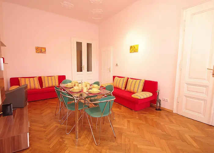 Raisa Fuenkhgasse * Pressbaum