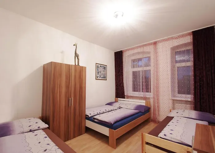 Raisa Fuenkhgasse * Pressbaum